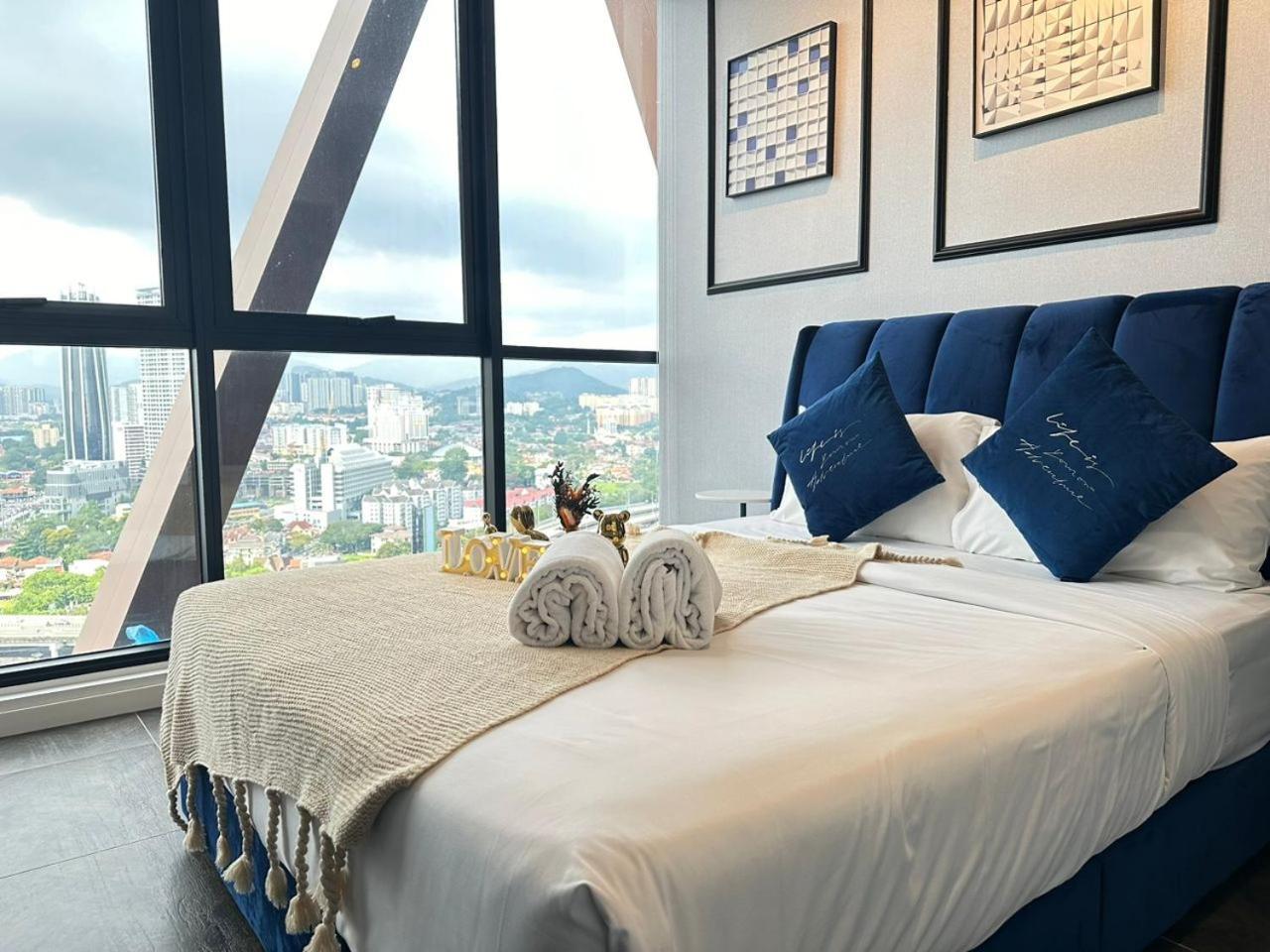 Scarletz Suites Klcc Twin Tower By Purple Orchid Kuala Lumpur Esterno foto