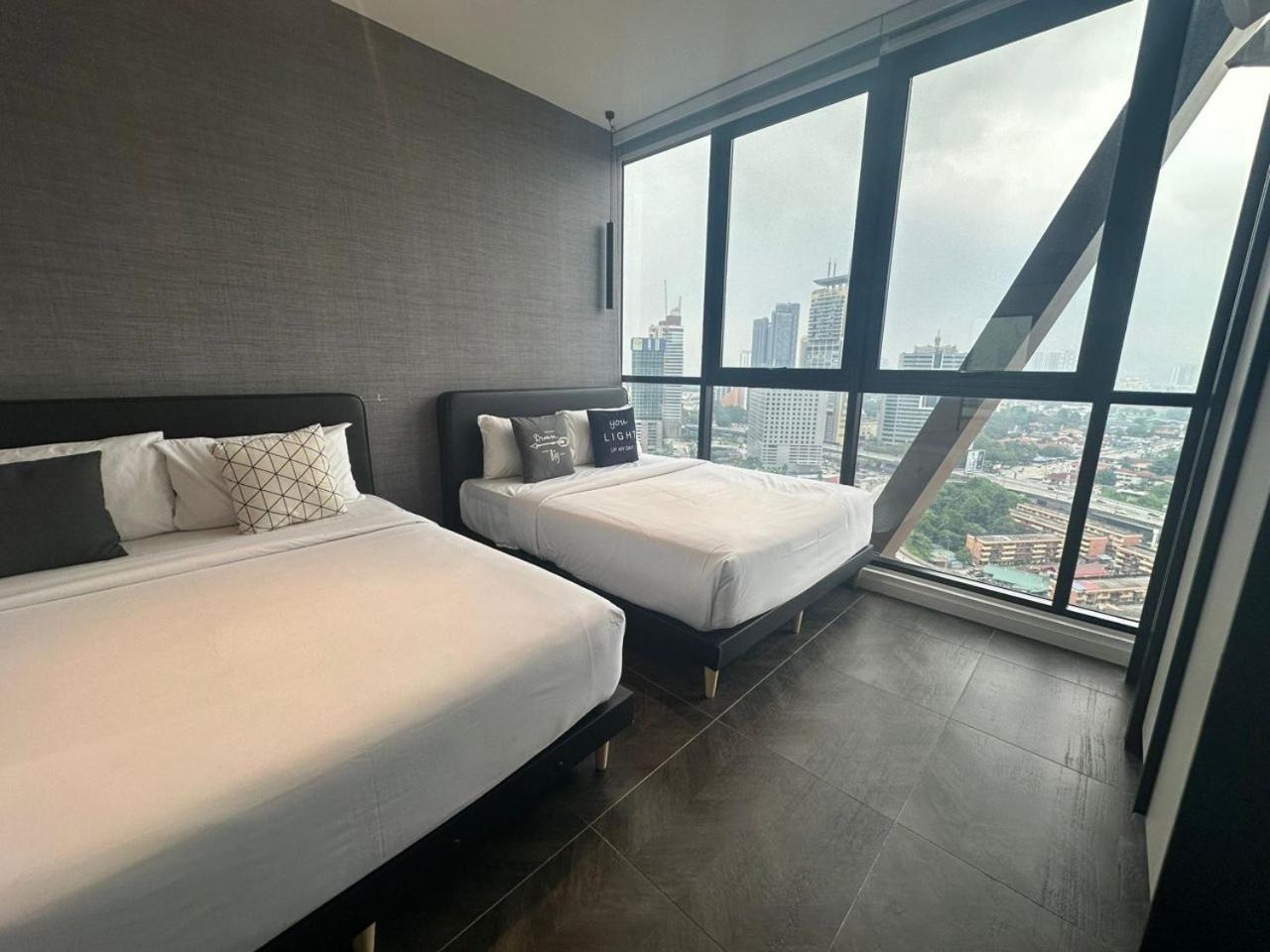 Scarletz Suites Klcc Twin Tower By Purple Orchid Kuala Lumpur Esterno foto